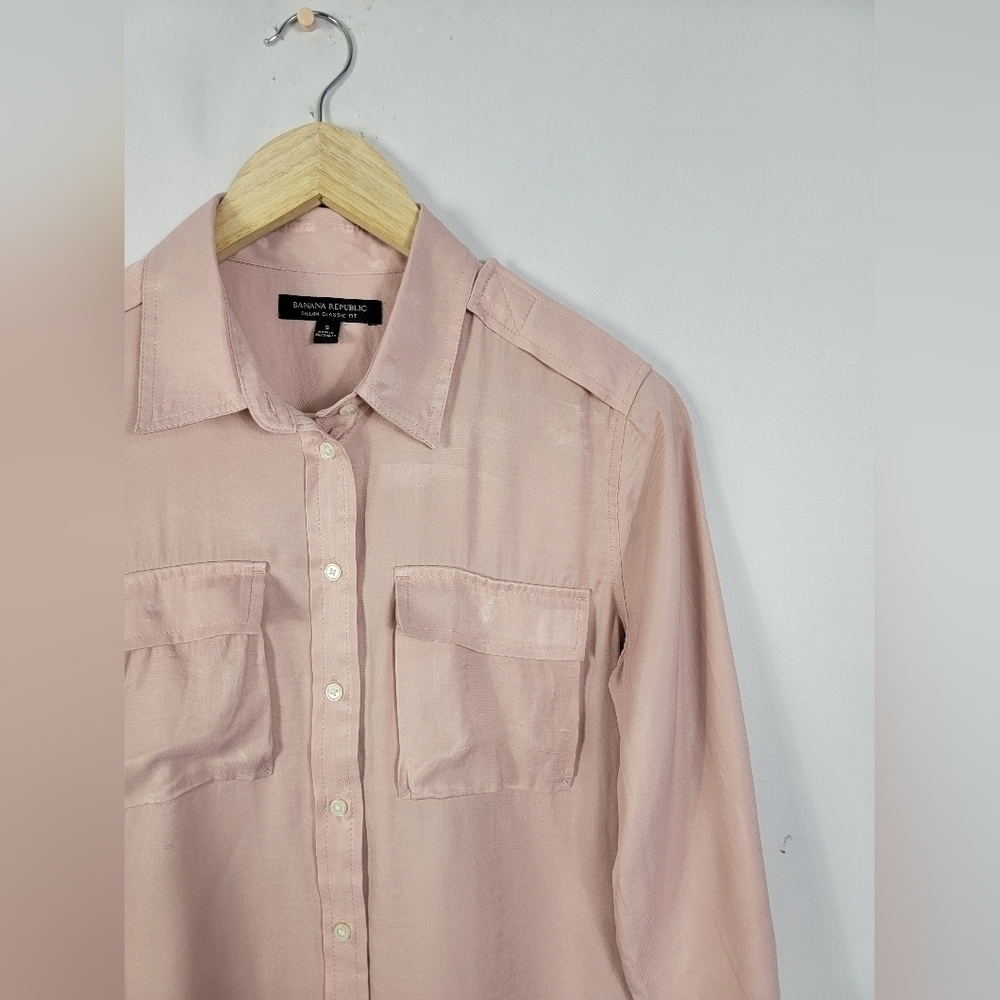 Women's size Small Banana Republic button down - Picture 5 of 6